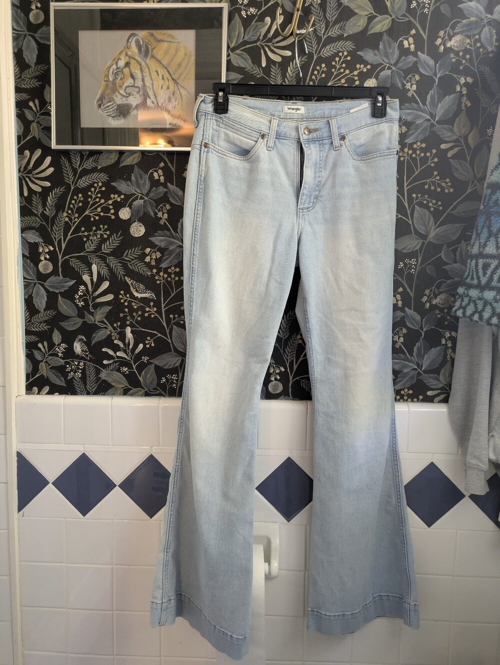Wrangler Western Yoke Flare Jeans - Picture 3 of 9